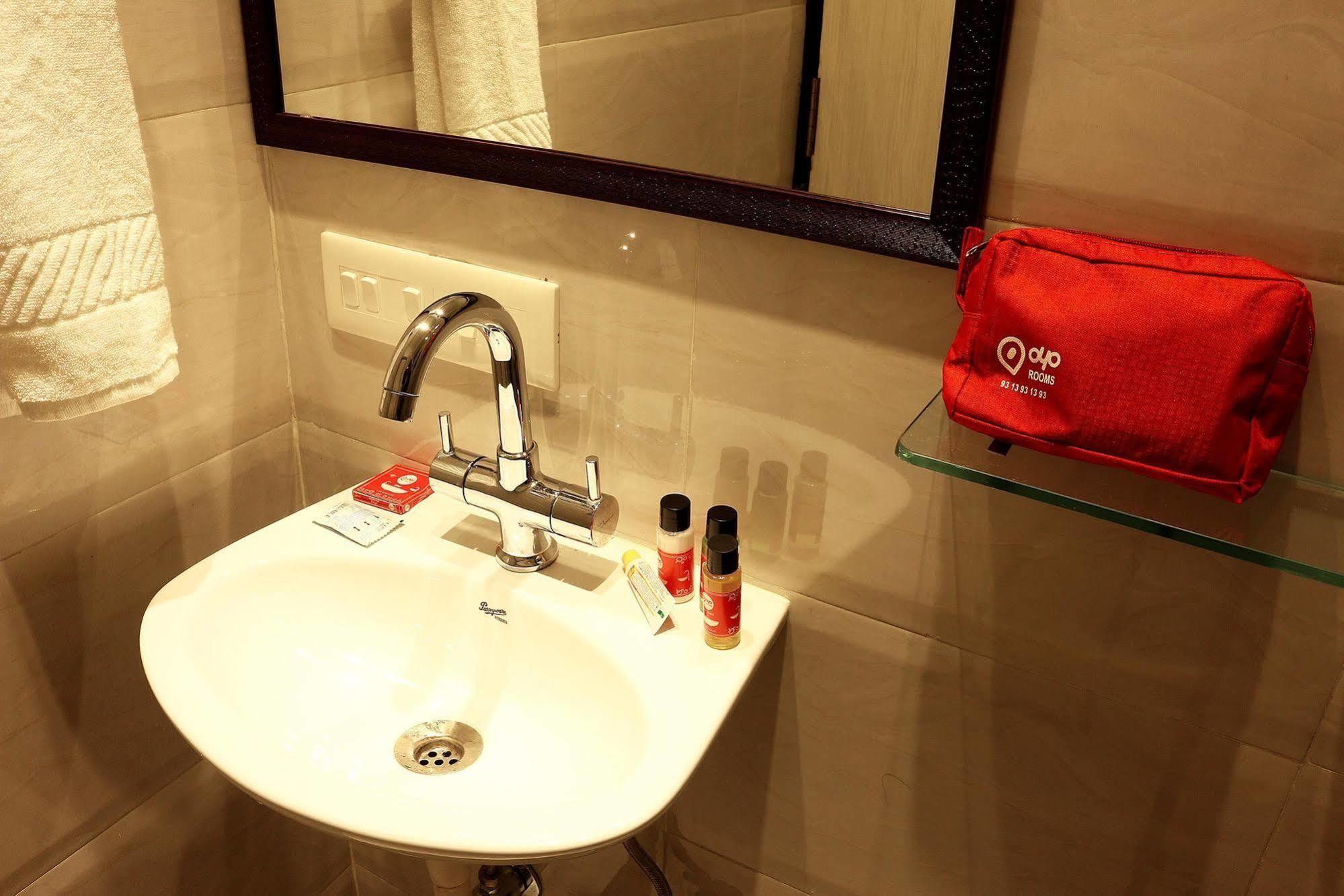 Crest Inn Колката Екстер'єр фото